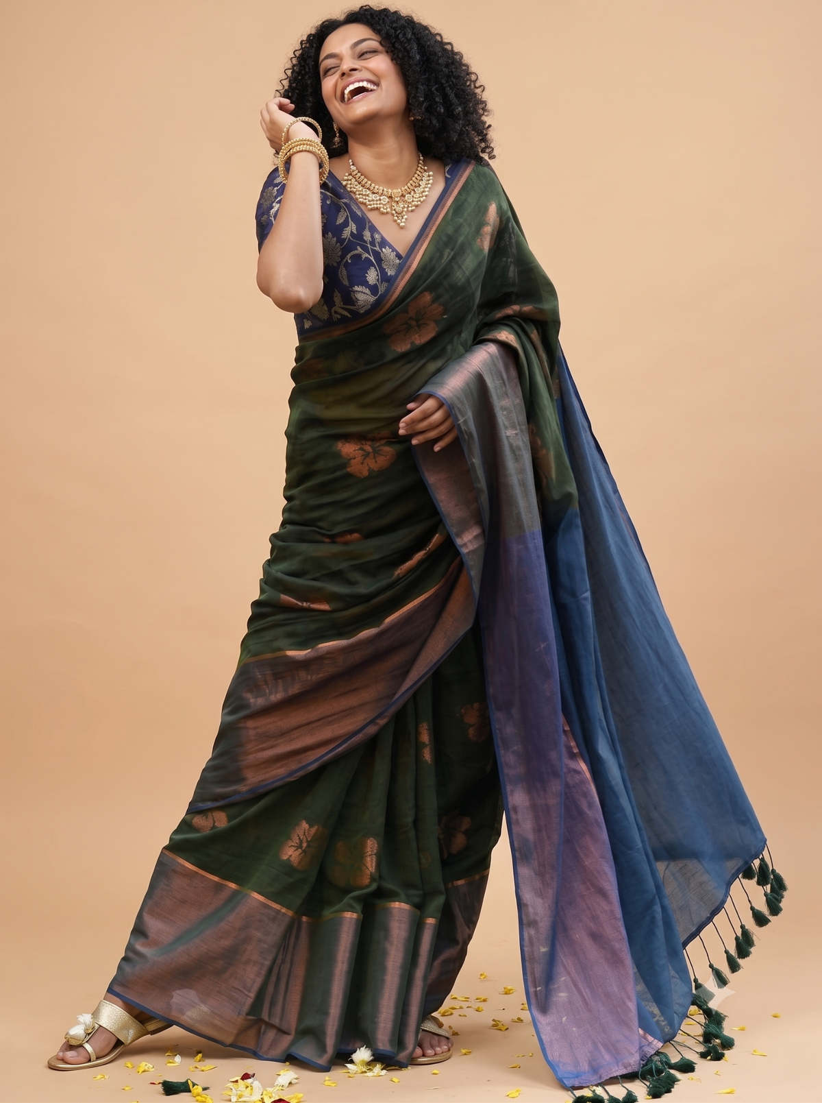 Dark Green Mulmul Cotton Flower Motif Saree