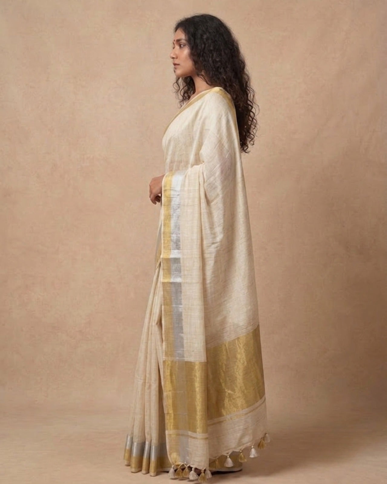 Offwhite sona chaandi zari border mulmul saree