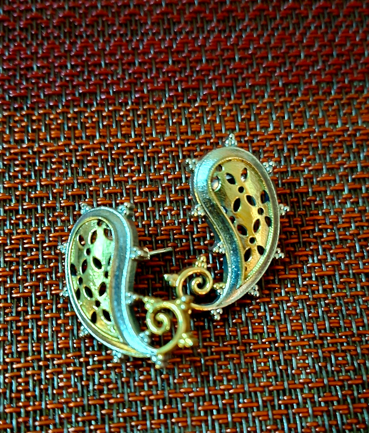 Paisley motif dual tone Silver Replica Necklace Set