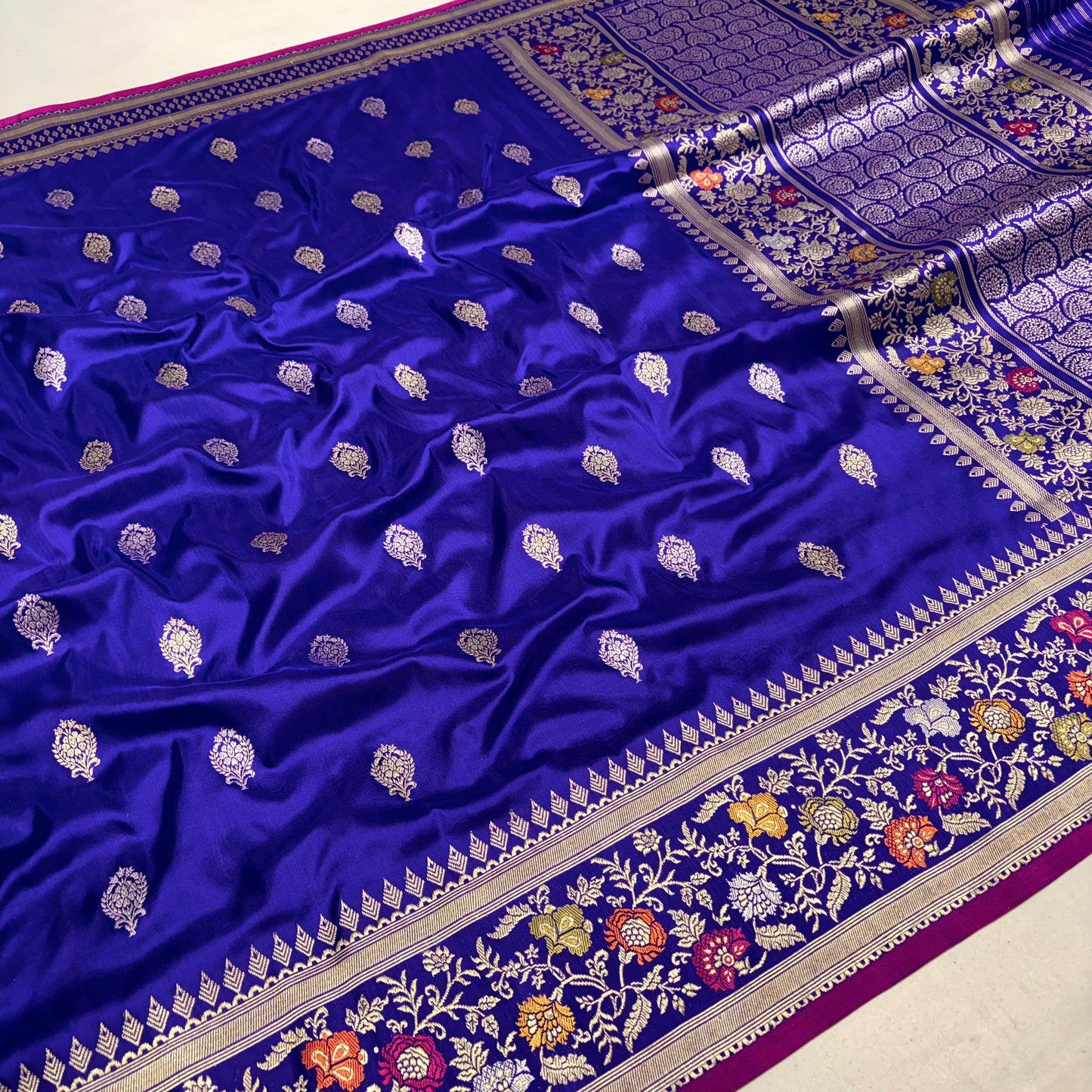 Benarsi katan silk