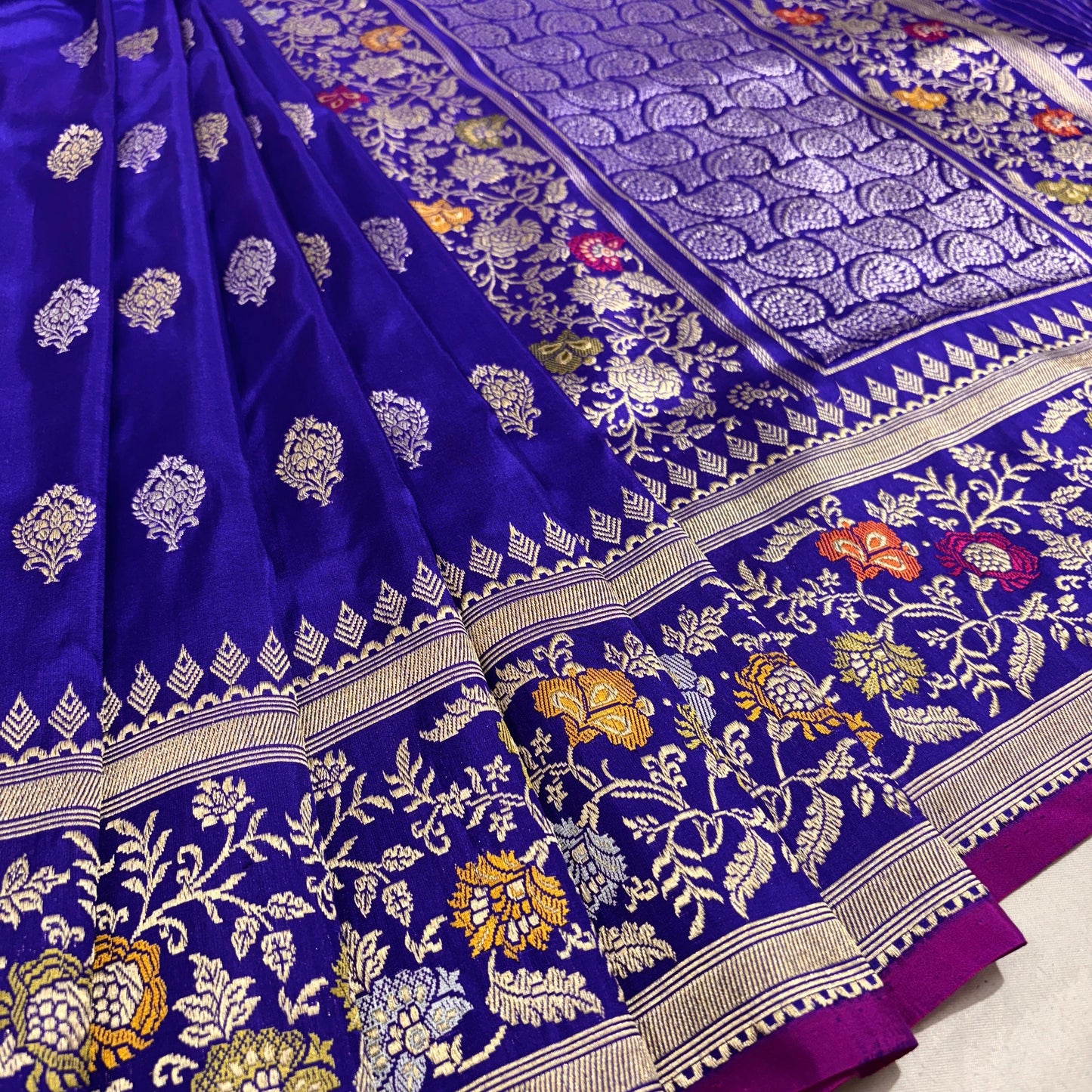 Benarsi katan silk