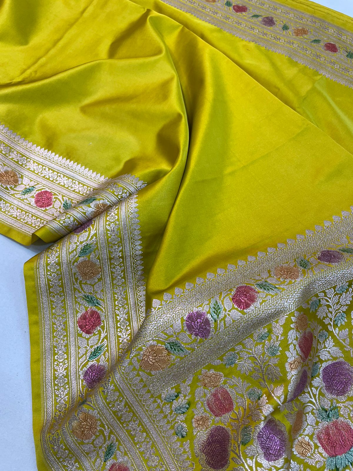 Mehendi Green mashru Banarasi silk saree