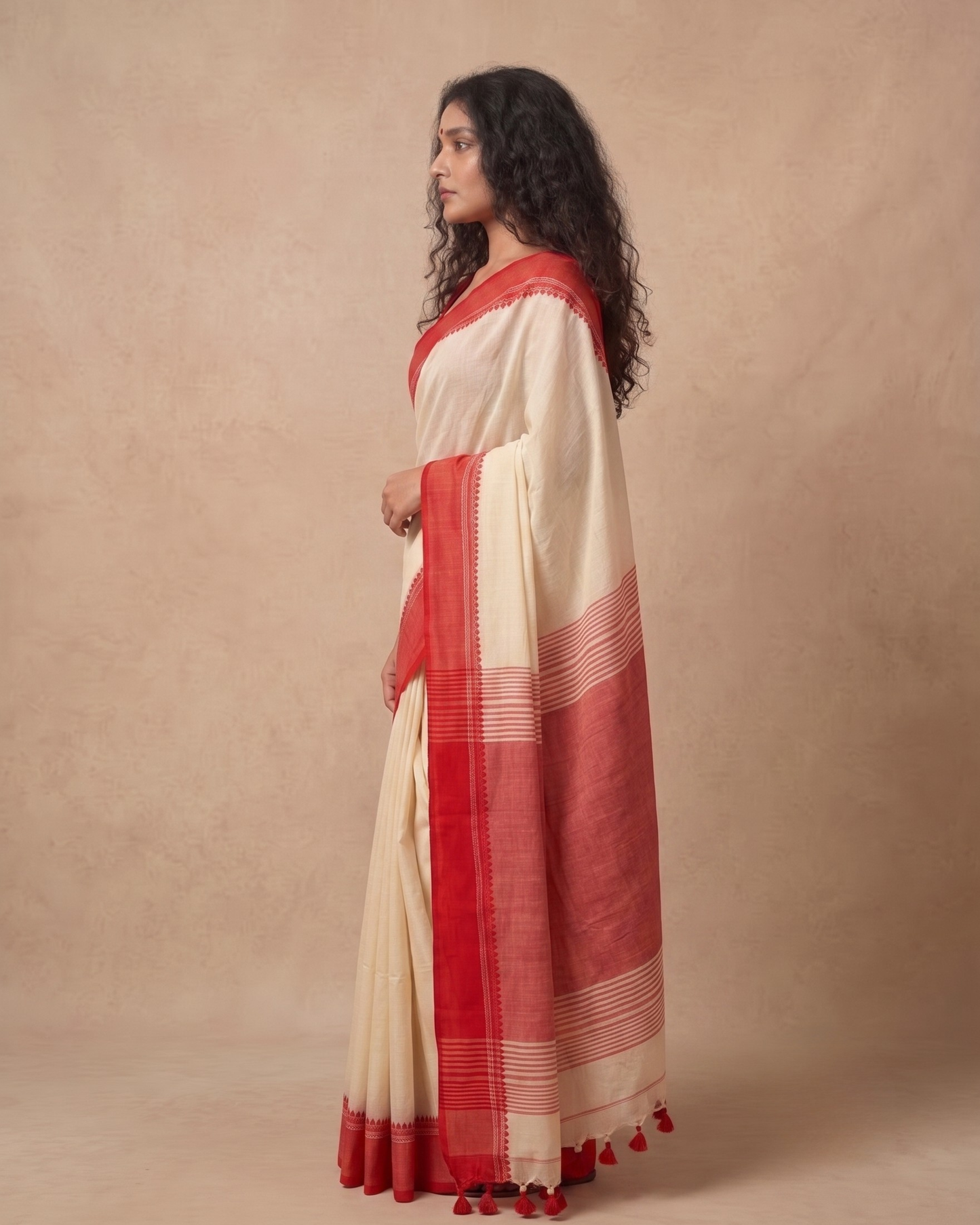 Red border white mul cotton saree