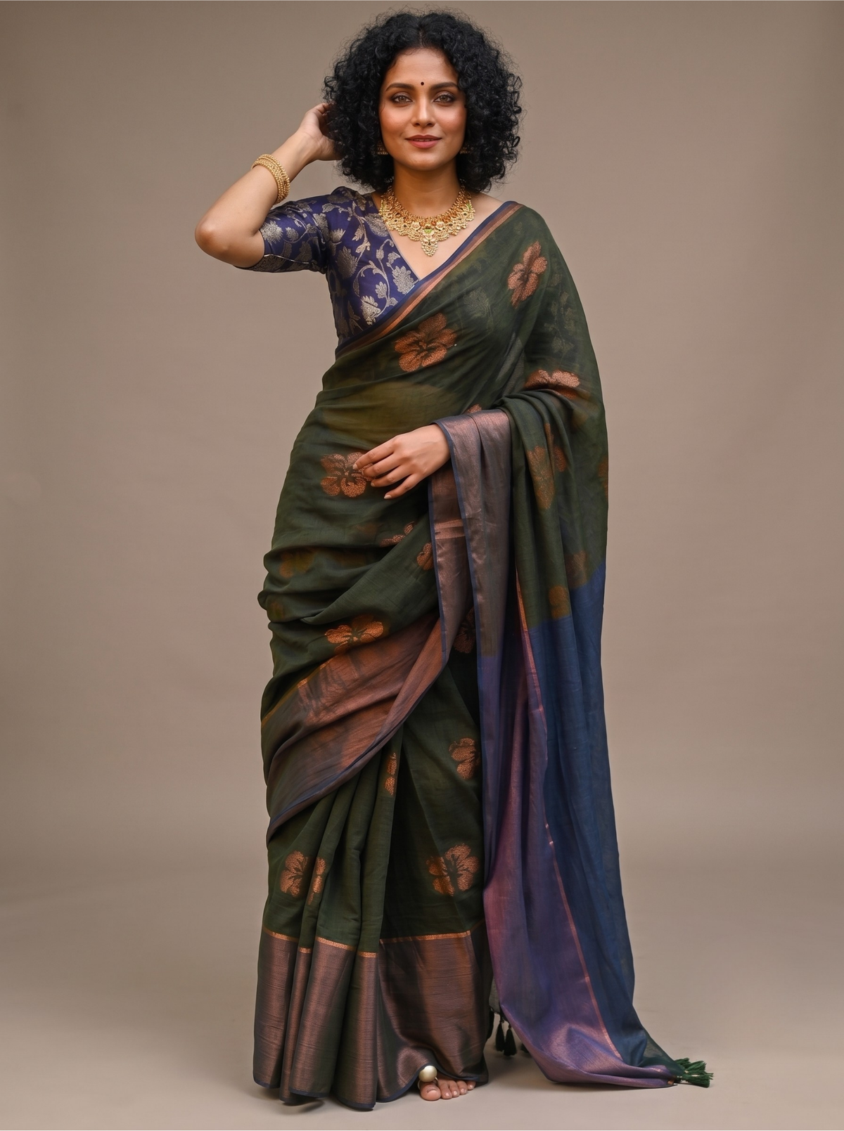 Dark Green Mulmul Cotton Flower Motif Saree