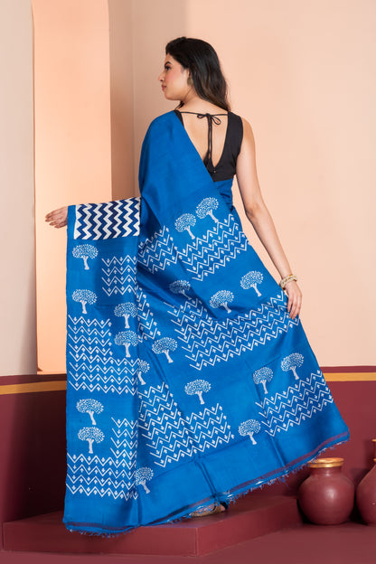 Royal blue 3ply silk. Paired with a plain blue blouse piece for a graceful finish.