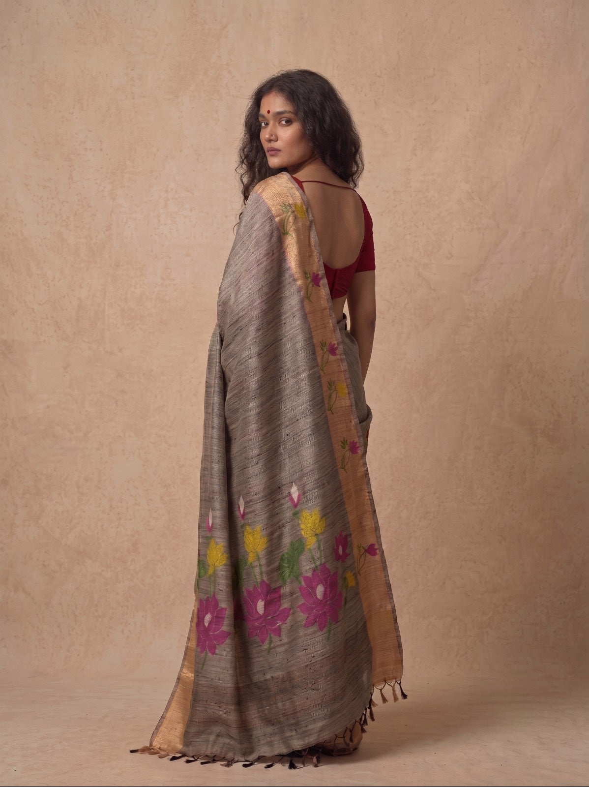 Beige tussar Jamdani saree