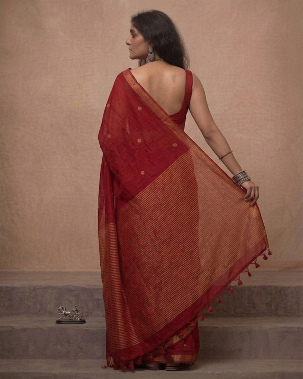 Red mul modal zari balls saree