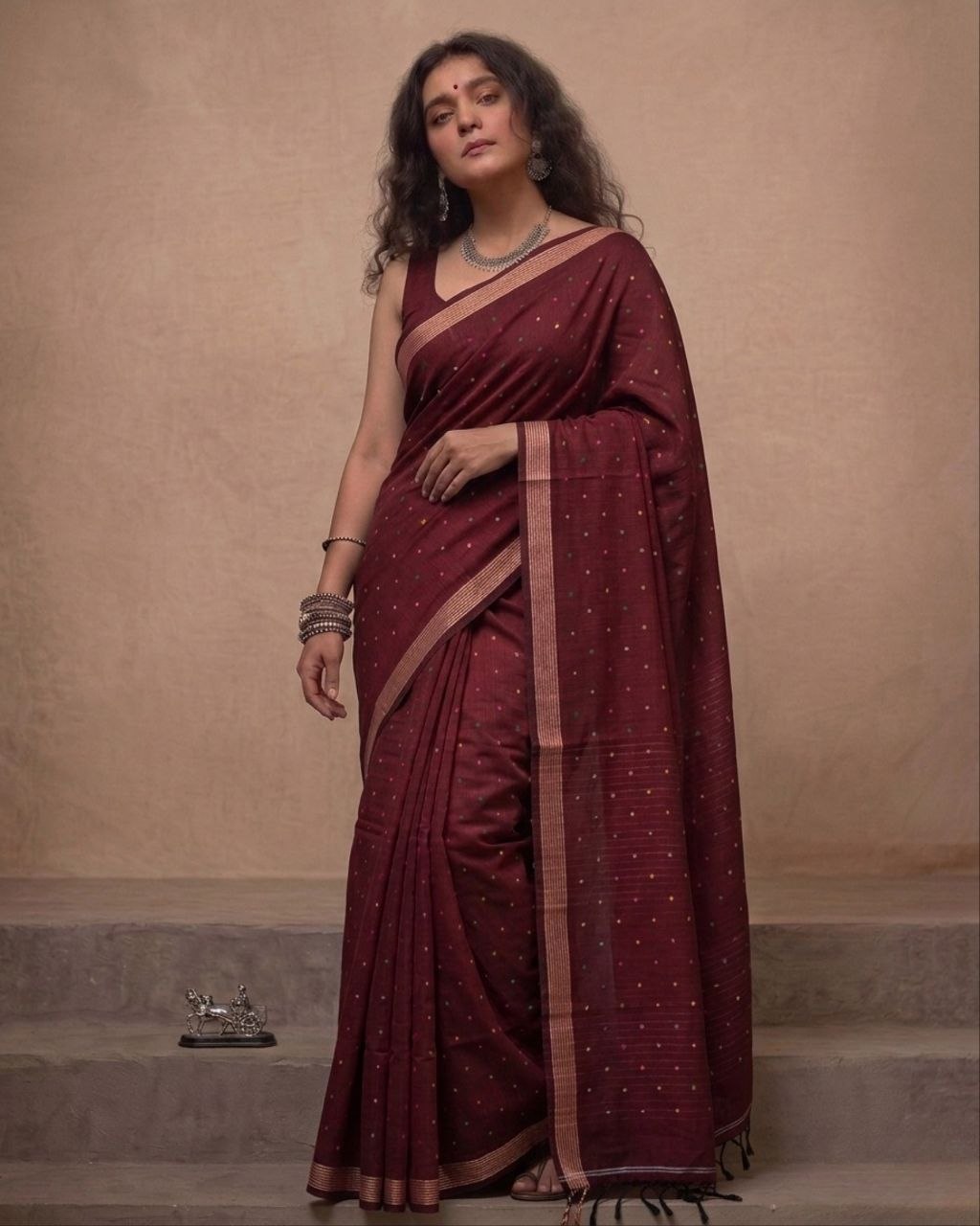 Deep maroon organic linen jamdani saree
