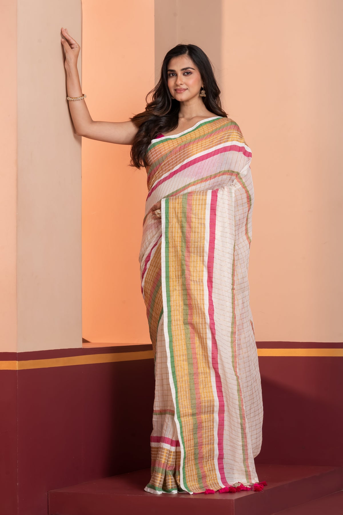 Self check mul cotton saree with multi kanchi borders