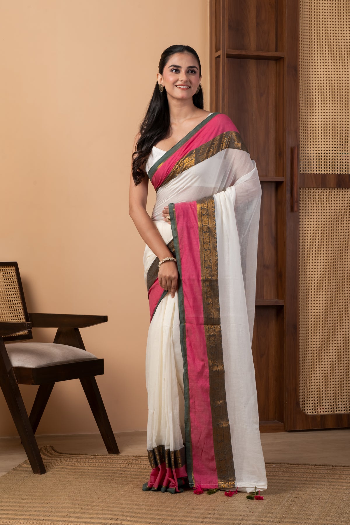 Classic White Mul Cotton Saree with Vibrant Kanchi Border