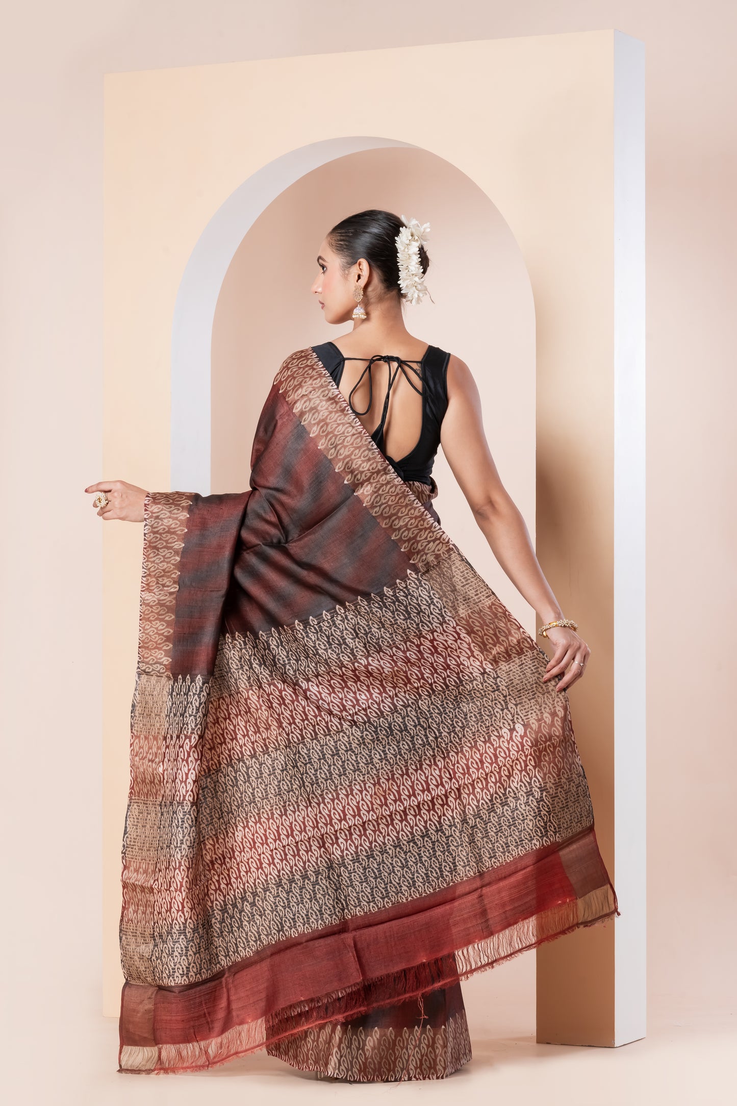 Zari Tussar silk saree- printed, brushing dyed