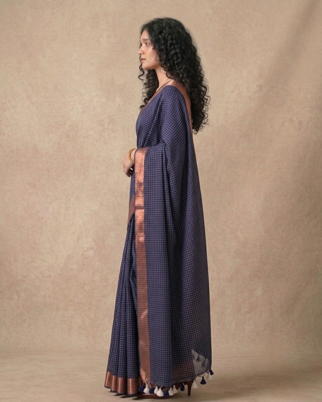 Navy blue 120-Count Mul Cotton Saree with zari Border & Check