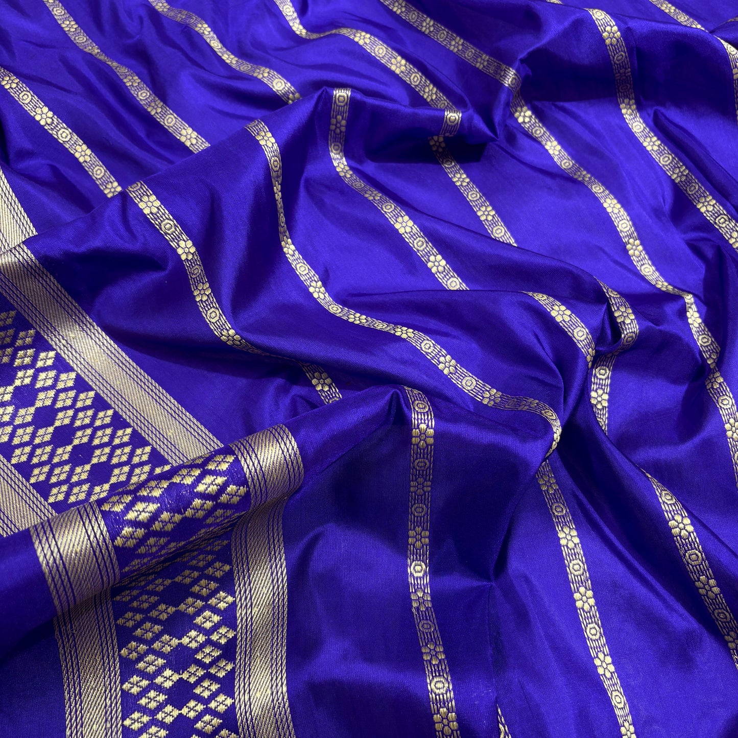 Benarsi katan silk