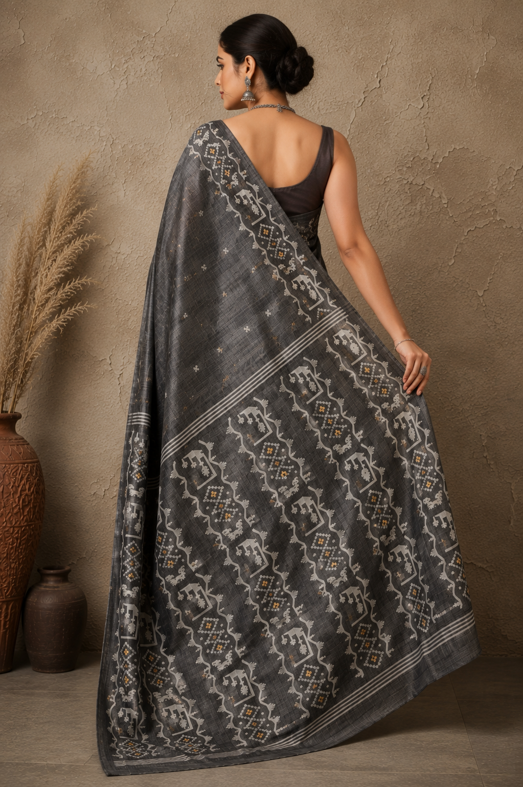 Dark grey tussar Jamdani saree