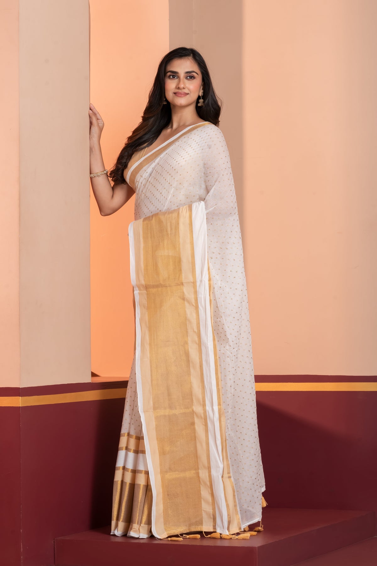 Classic Cream & Gold polka motif Handloom saree