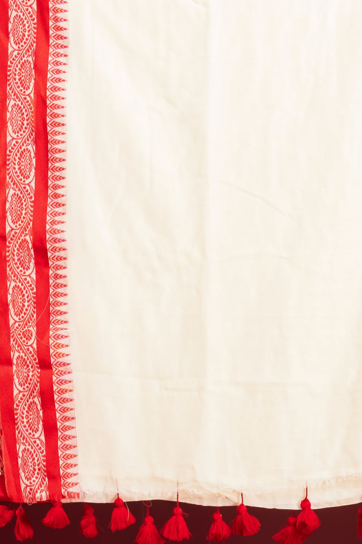 Red naksha border offwhite mul cotton saree