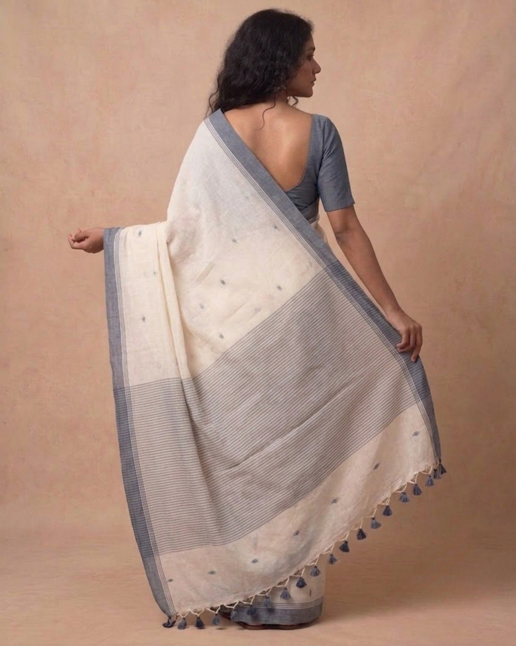 White handspun cotton saree with grey bootis