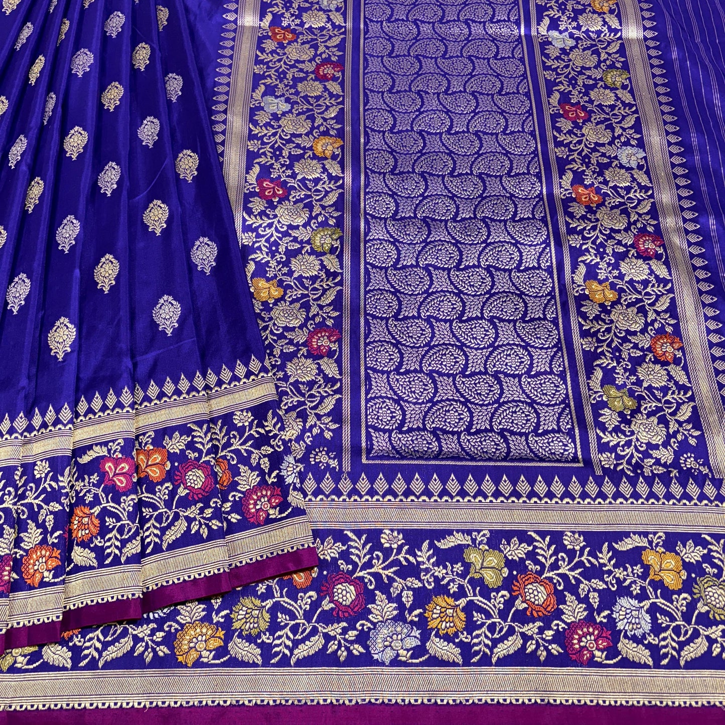 Benarsi katan silk