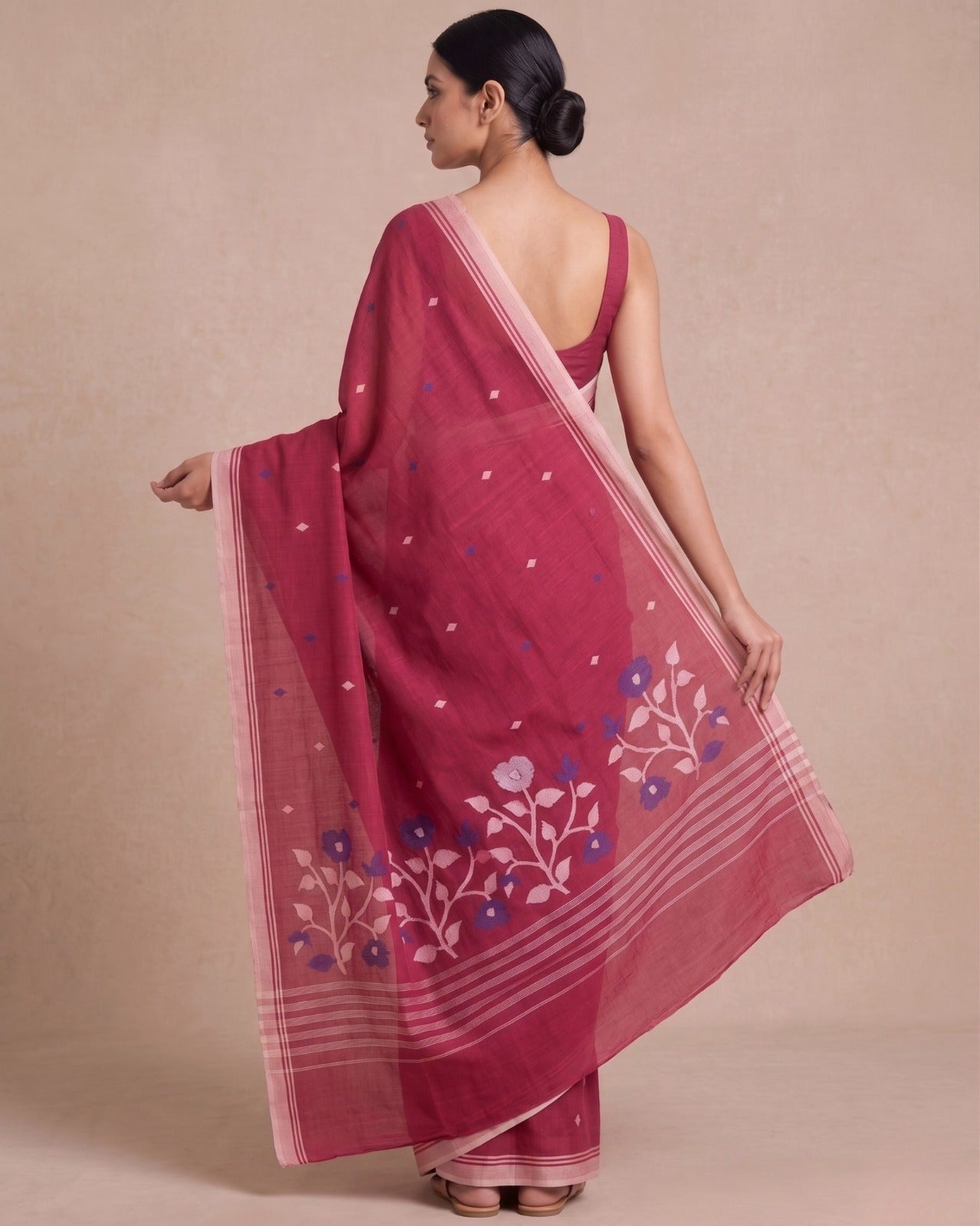 Red handloom cotton jamdani saree
