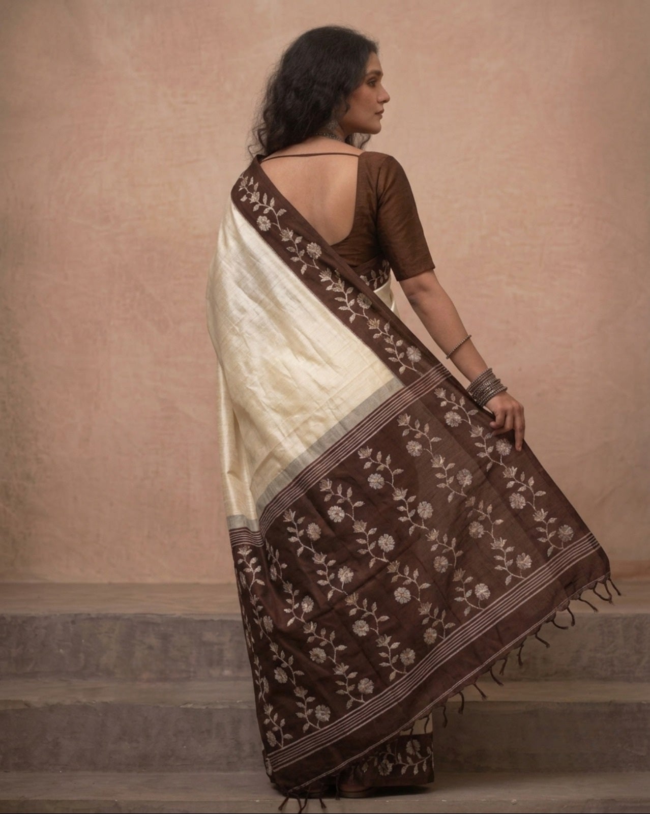 Offwhite tussar brown border Jamdani saree