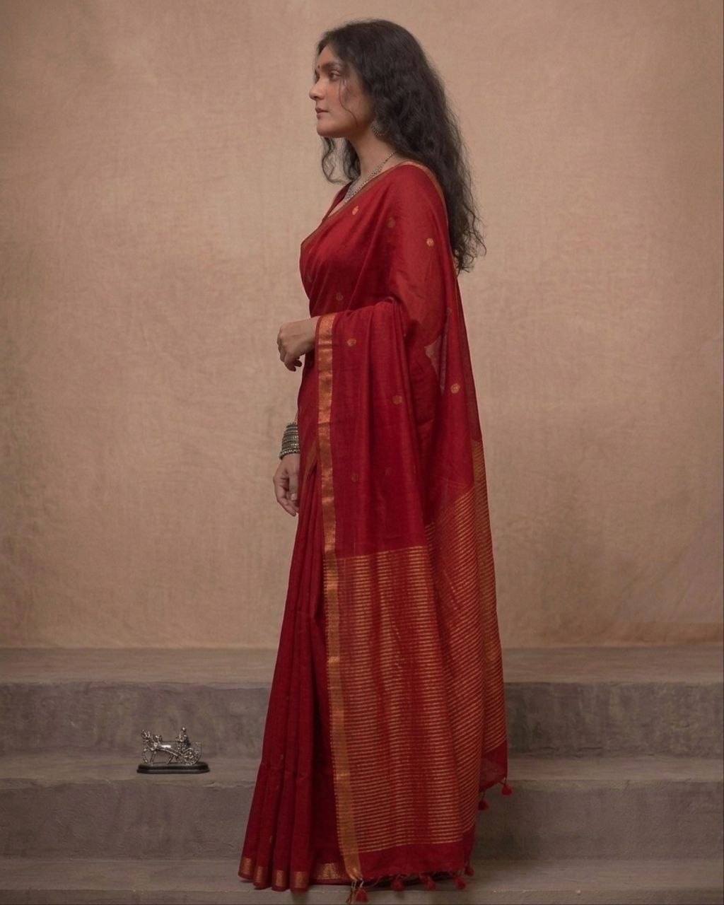 Red mul modal zari balls saree