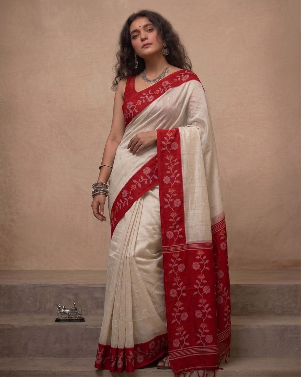 Red and white tussar Jamdani saree