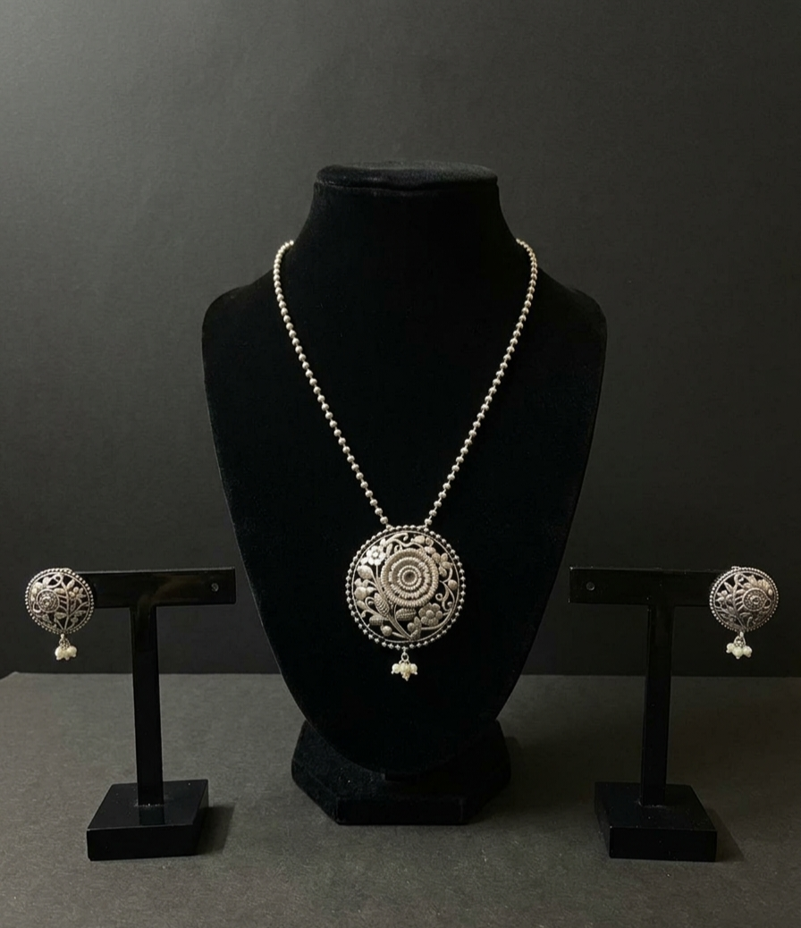 Vintage Floral Motif Necklace and Earring Set