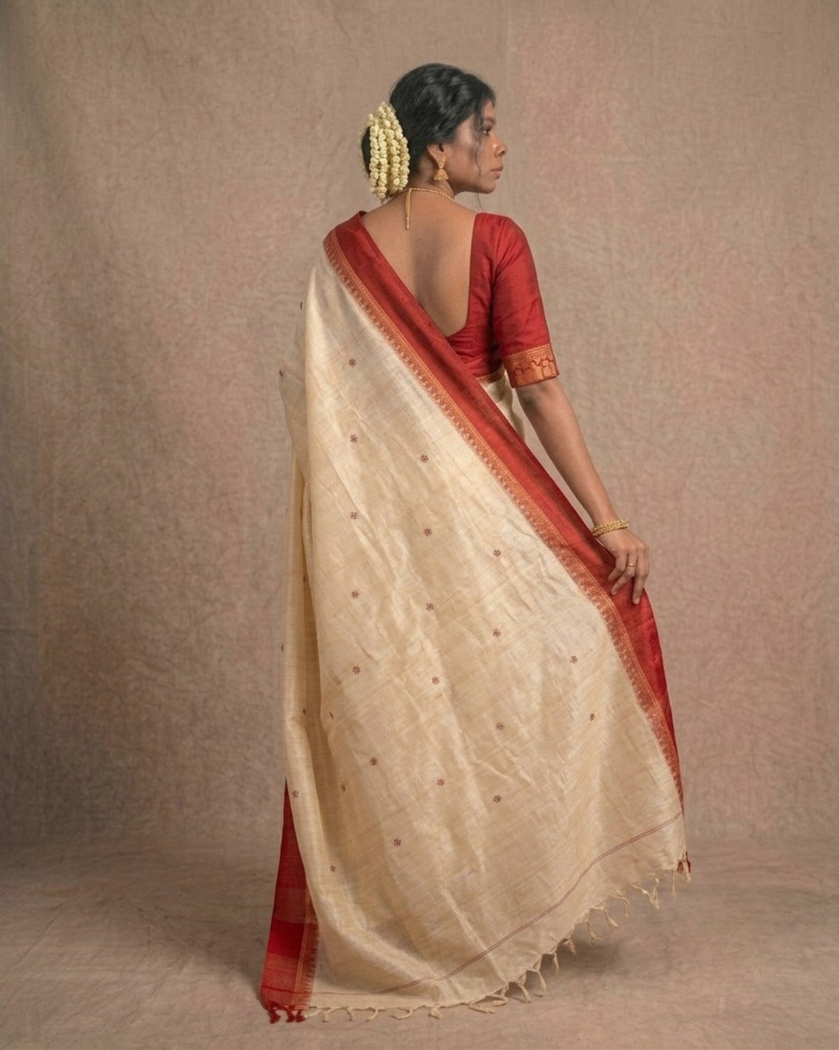 Red border offwhite mul cotton pujo saree