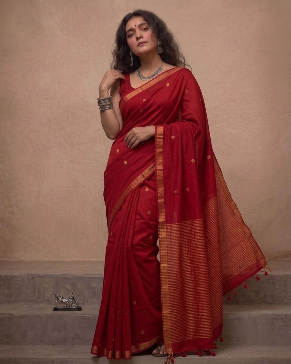 Red mul modal zari balls saree
