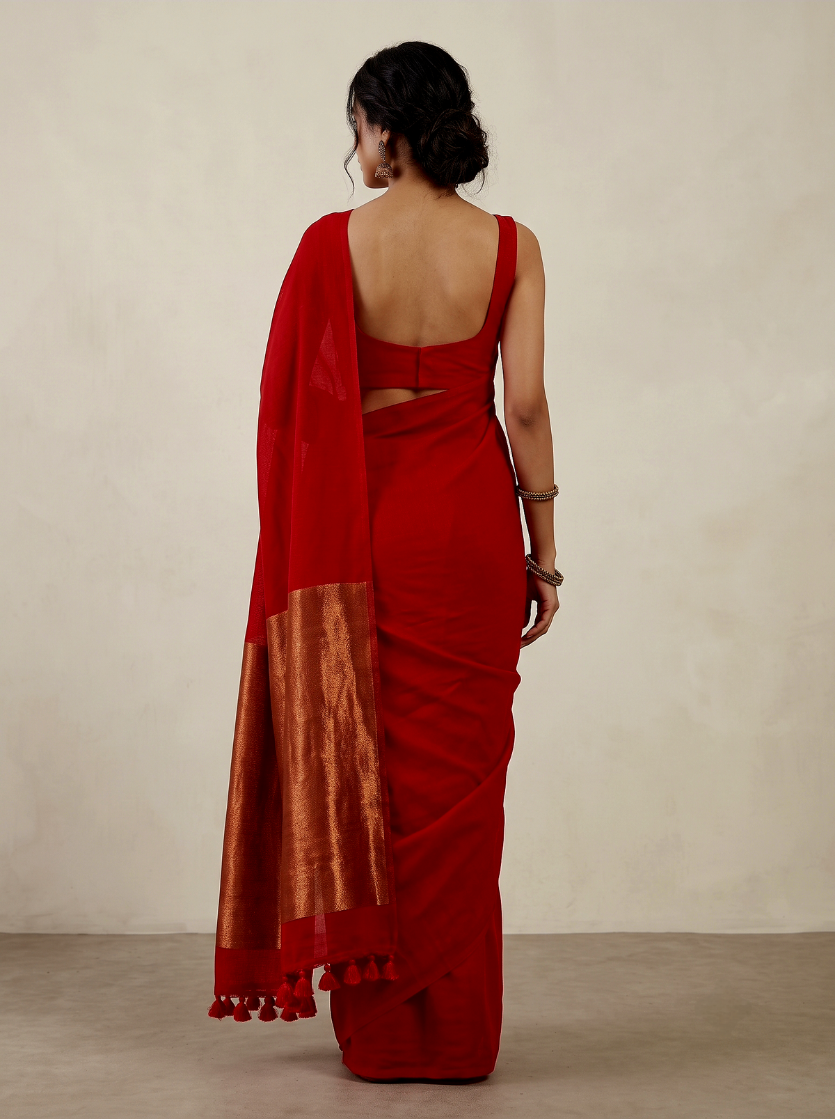 Bright red Mul Modal Saree with Rich Zari Pallu